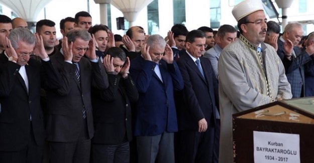 Başbakan Yıldırım Bayraktaroğlu'nun Cenaze Törenine Katıldı