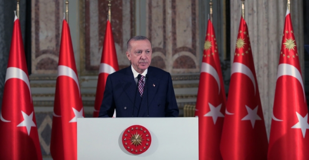 Cumhurbaşkanı Erdoğan: “Sanatçı Toplumun Aynasıdır”