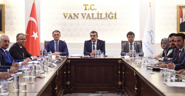 Bakan Tekin, Van İl Eğitim Değerlendirme Toplantısı'na Katıldı