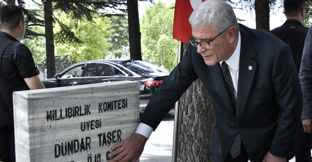 Dervişoğlu'ndan Dündar Taşer'in Kabrine Ziyaret