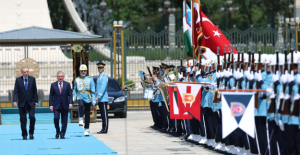 Cumhurbaşkanı Erdoğan, Özbekistan Cumhurbaşkanı Mirziyoyev'i Resmi Törenle Karşıladı